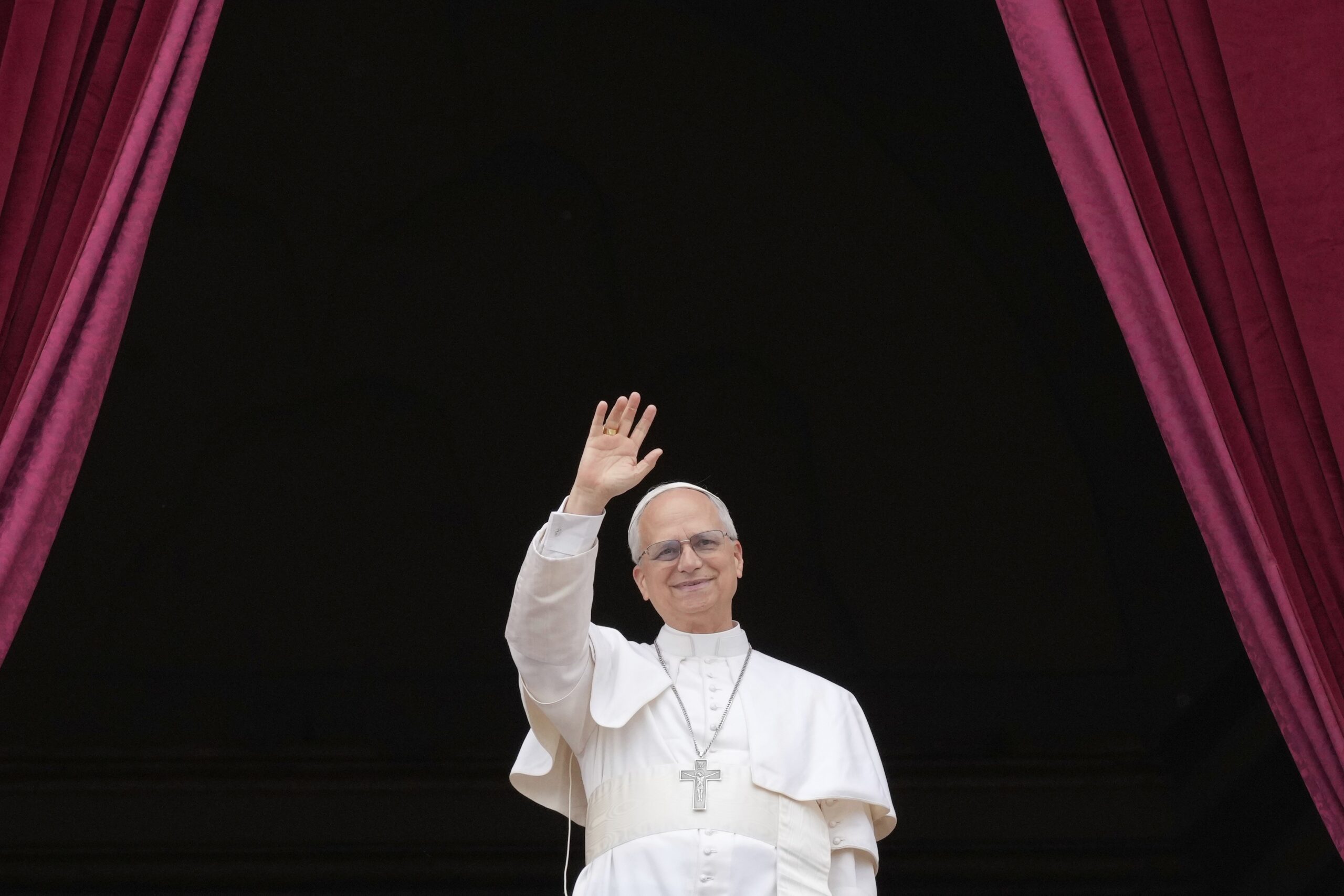 Papa Leão XIV celebra missa inaugural de seu pontificado neste domingo