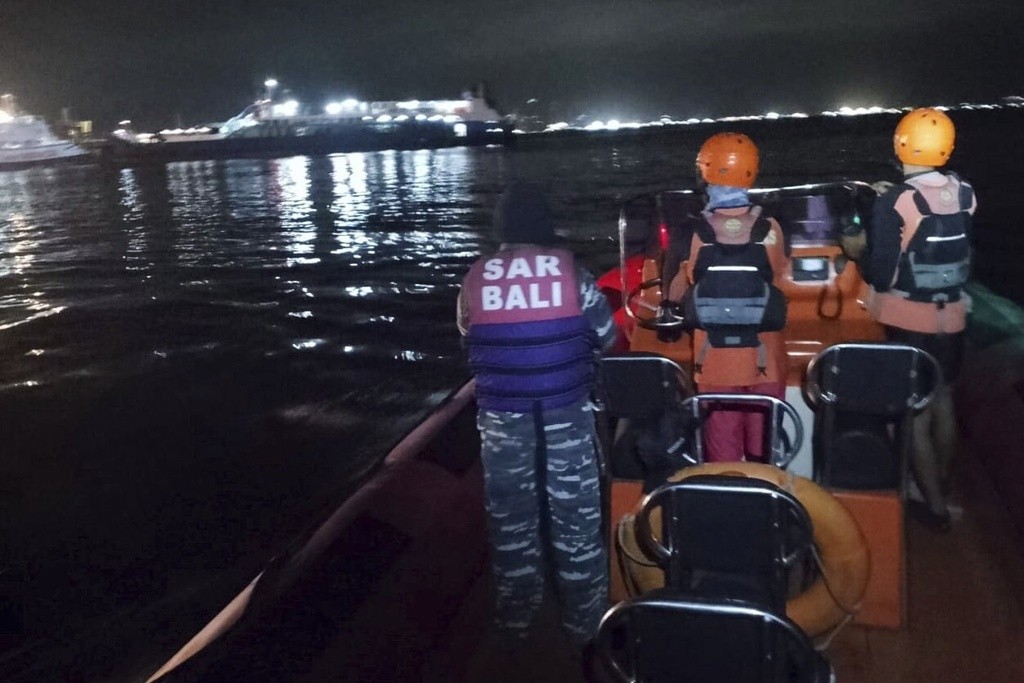 Balsa com 65 pessoas naufraga na Indonésia; 4 morreram e 38 estão desaparecidos