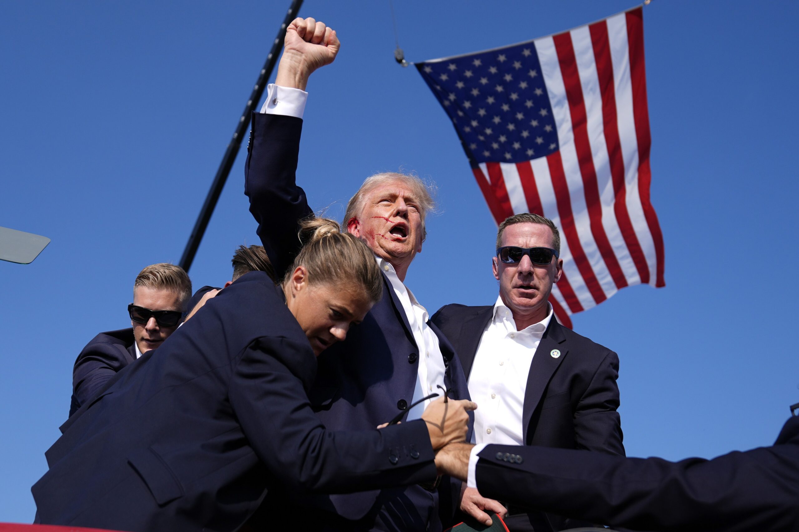 Homem é preso após ameaçar Trump e postar foto com rifle: ‘Eu não vou errar’
