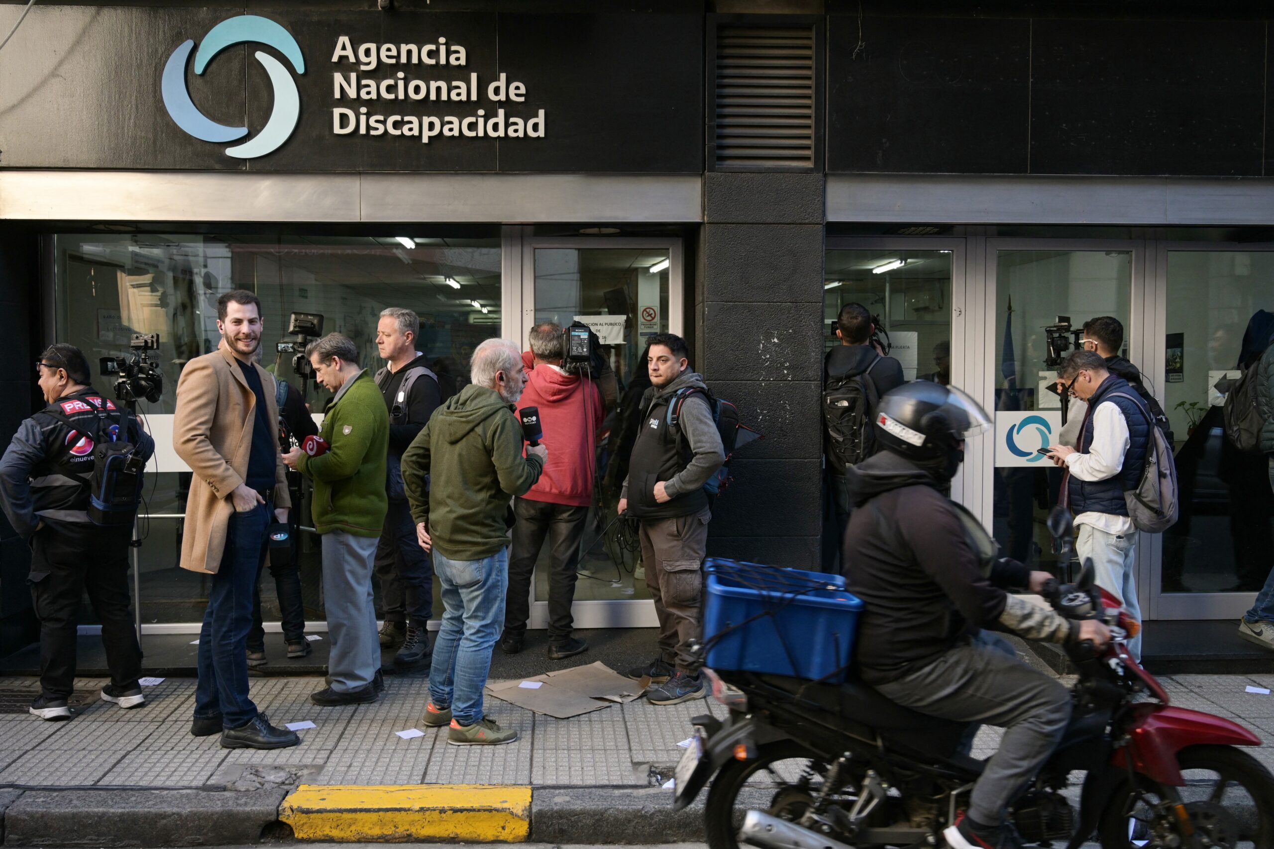 Justiça determina buscas em endereços ligados a suposto esquema de propina que envolve irmã de Milei