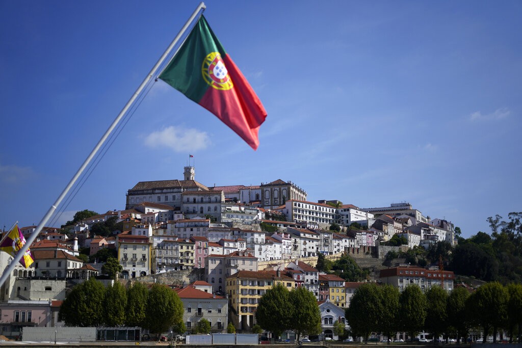 Tribunal de Portugal veta pacote anti-imigração que afeta brasileiros; governo promete ajustar projeto