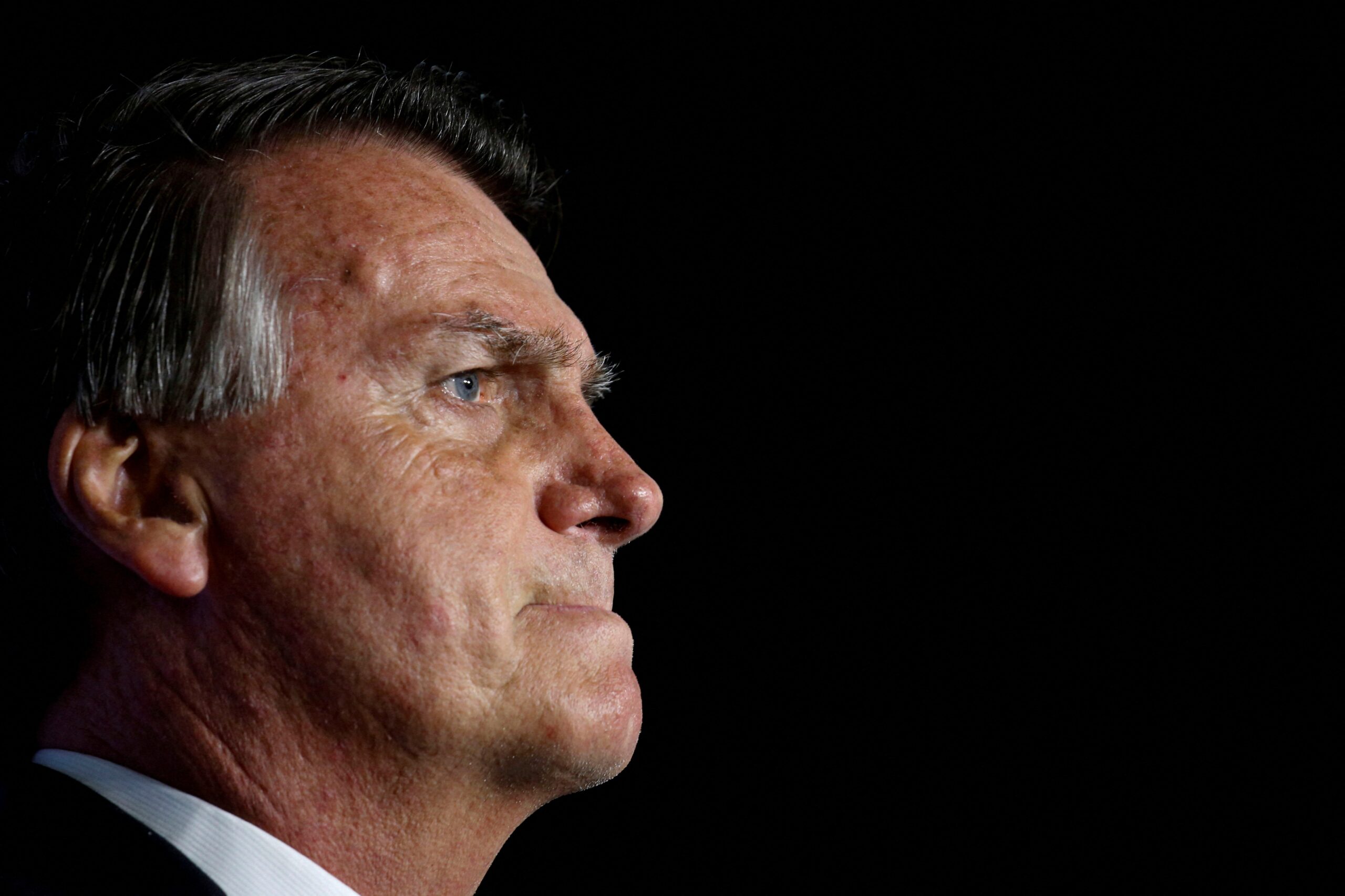 É #FAKE que EUA fizeram parada militar em homenagem a Bolsonaro; imagens foram geradas com inteligência artificial