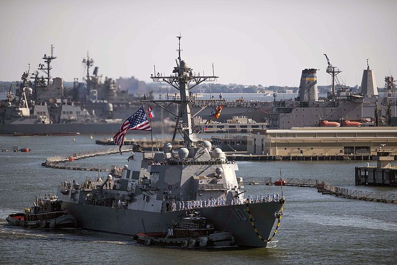 Caças venezuelanos sobrevoam navio americano no Caribe; EUA falam em ‘ação altamente provocativa’
