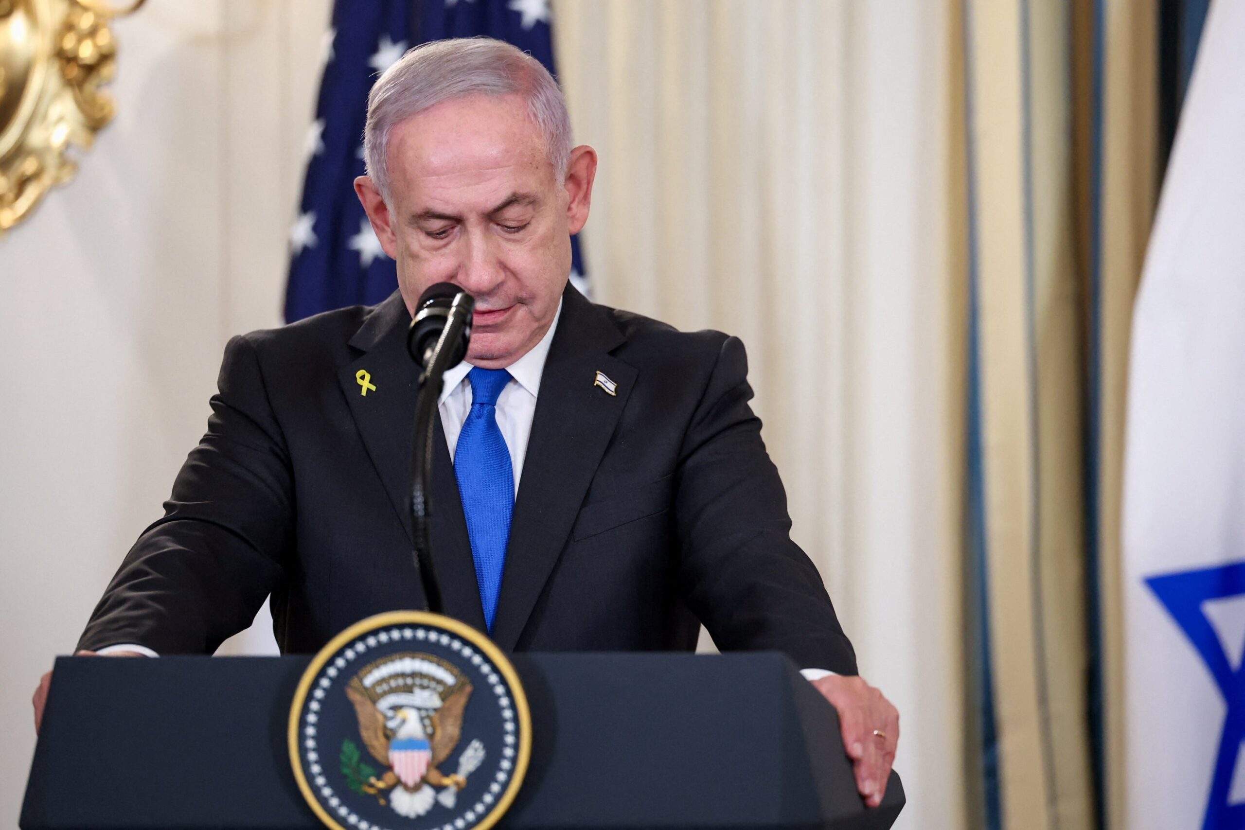 Pressionado internamente, Netanyahu diz que não concordou com Estado palestino em reunião com Trump