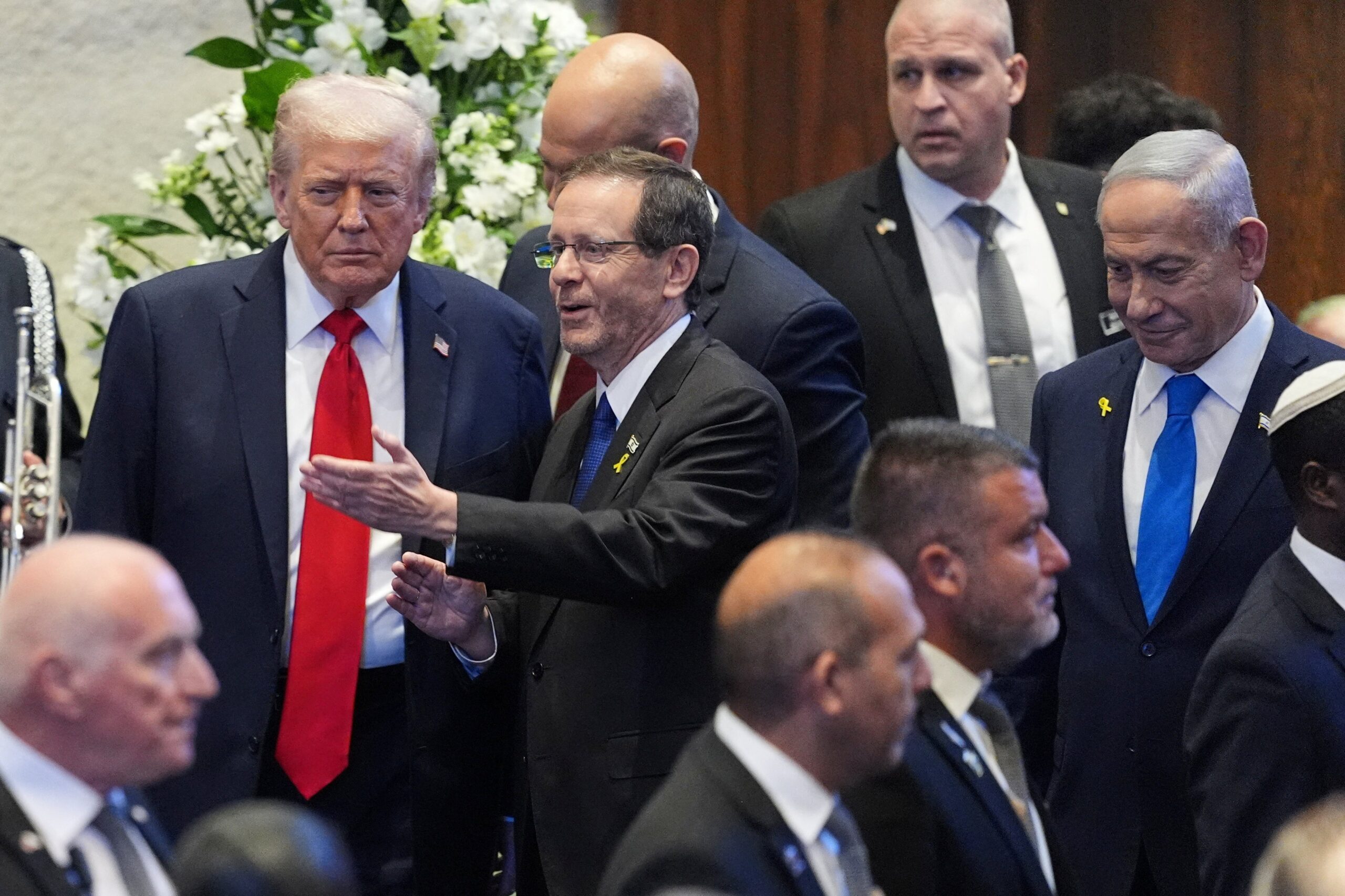 Trump pede que presidente de Israel perdoe Netanyahu em casos de corrupção