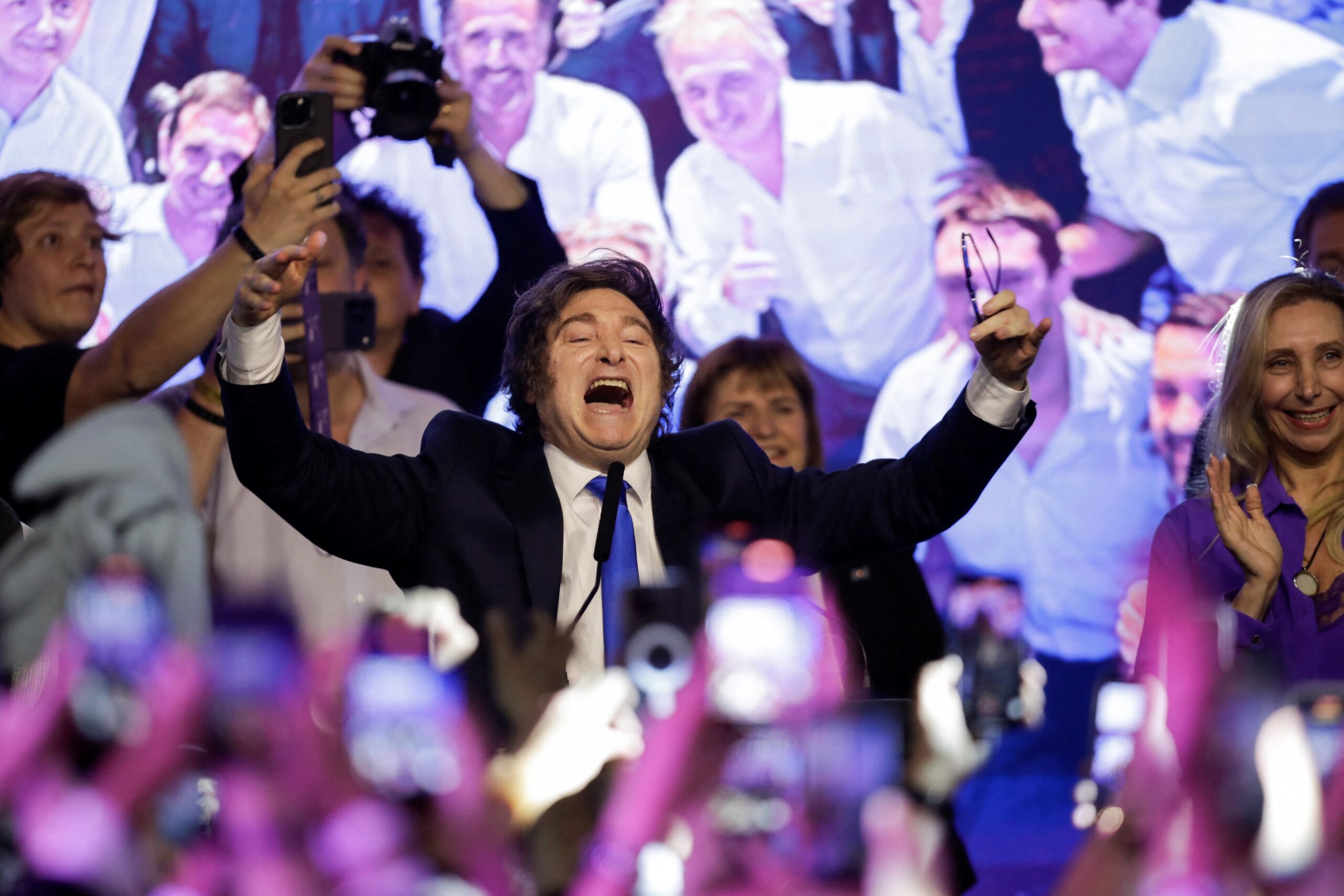 ‘Impactante’, ‘surpreendente’: como a imprensa argentina retratou a vitória de Milei nas eleições legislativas ‘Impactante’, ‘surpreendente’: como a imprensa argentina retratou a vitória de Milei nas eleições legislativas