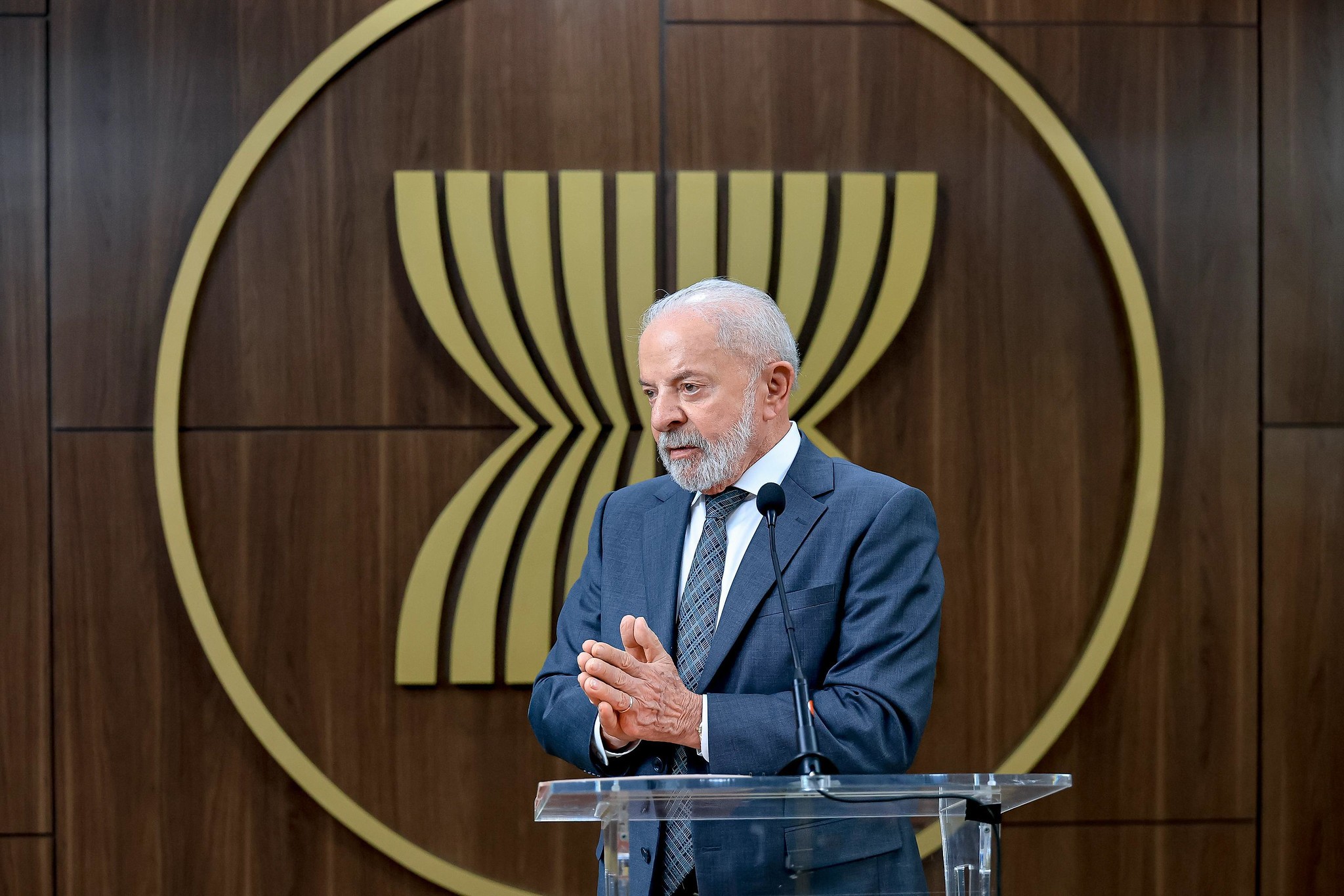 Lula se retrata após dizer que traficantes são ‘vítimas’ de usuários de drogas: ‘Fiz frase mal colocada’ Lula se retrata após dizer que traficantes são ‘vítimas’ de usuários de drogas: ‘Fiz frase mal colocada’