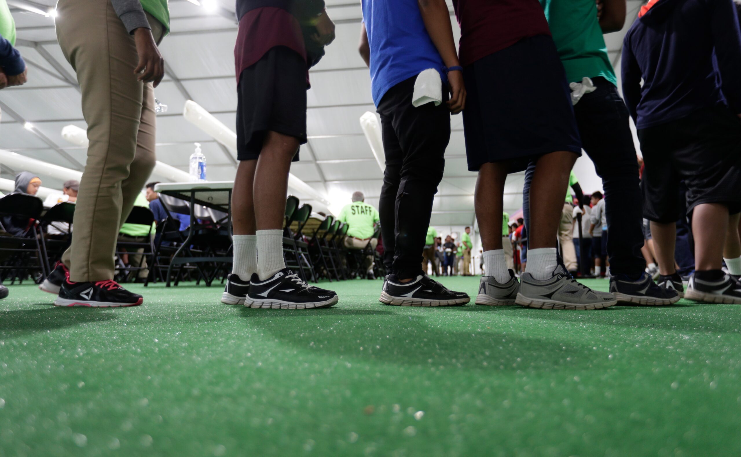 Governo Trump oferece US$ 2,5 mil a adolescentes imigrantes que deixarem os EUA