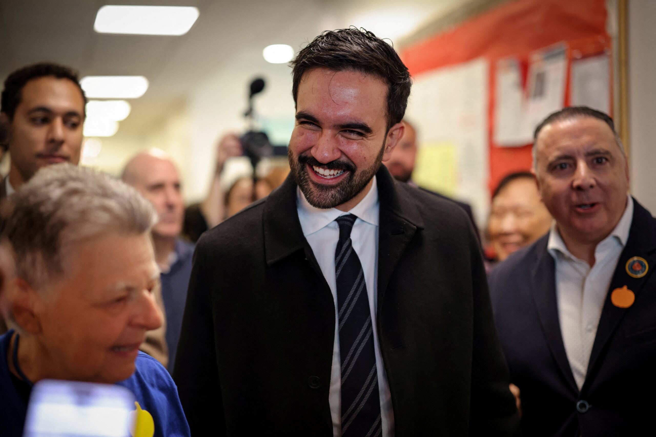 Na última hora, Trump declara apoio a ex-democrata para prefeito de NY e ameaça restringir verbas federais se Mamdani vencer eleição