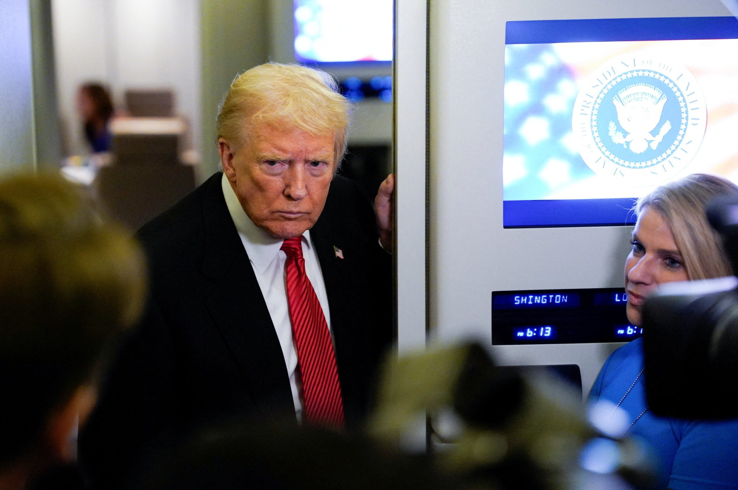 Trump ameaça processar a BBC em US$ 1 bilhão por ‘edição enganosa’ em documentário sobre ele