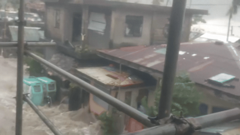 Supertufão provoca ondas gigantes nas Filipinas e obriga 1 milhão de pessoas a abandonar suas casas; VÍDEO