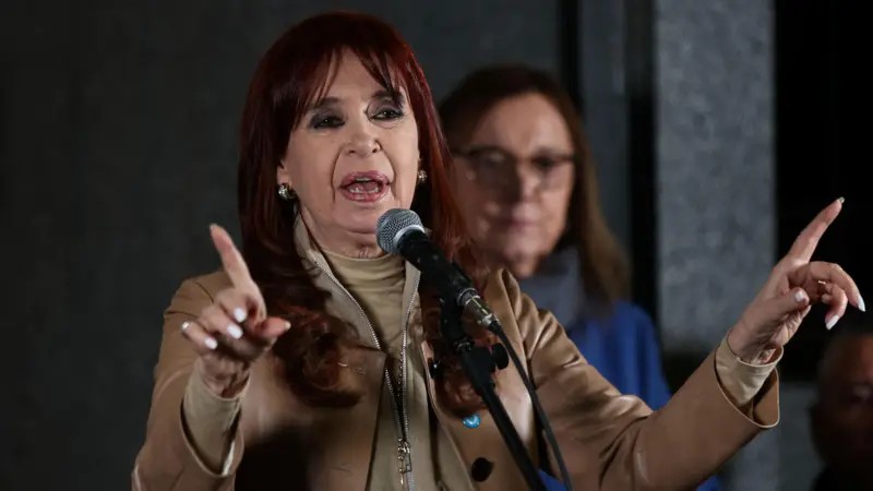 Justiça da Argentina ordena apreensão de propriedades ligadas a Cristina Kirchner