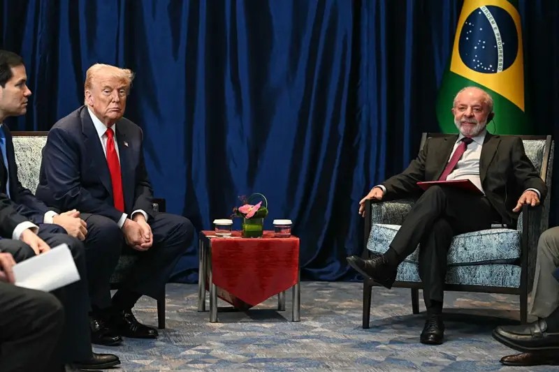 Artigo no New York Times diz que ‘Brasil desafiou Trump e venceu’ em caso Bolsonaro