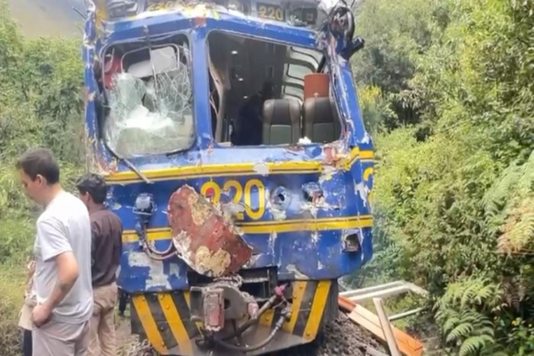 Batida entre trens deixa 1 morto e 40 feridos em rota turística para Machu Picchu, no Peru