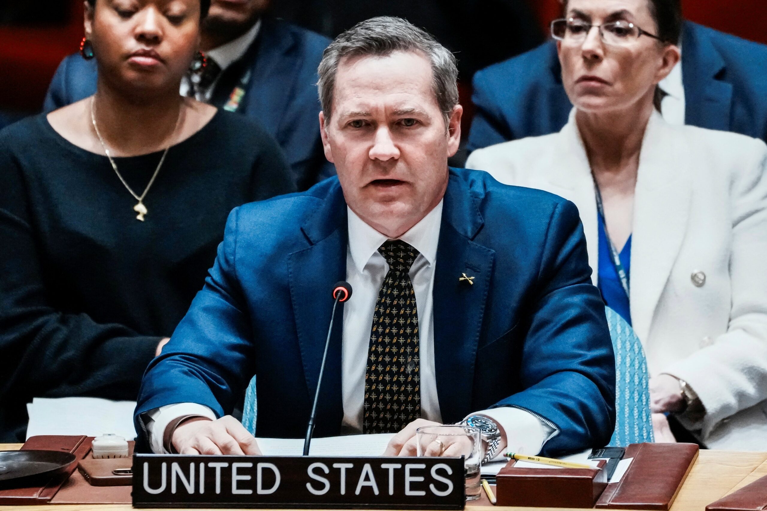 Governo Trump irá aplicar sanções para privar Maduro de recursos para seguir no poder, diz enviado dos EUA na ONU