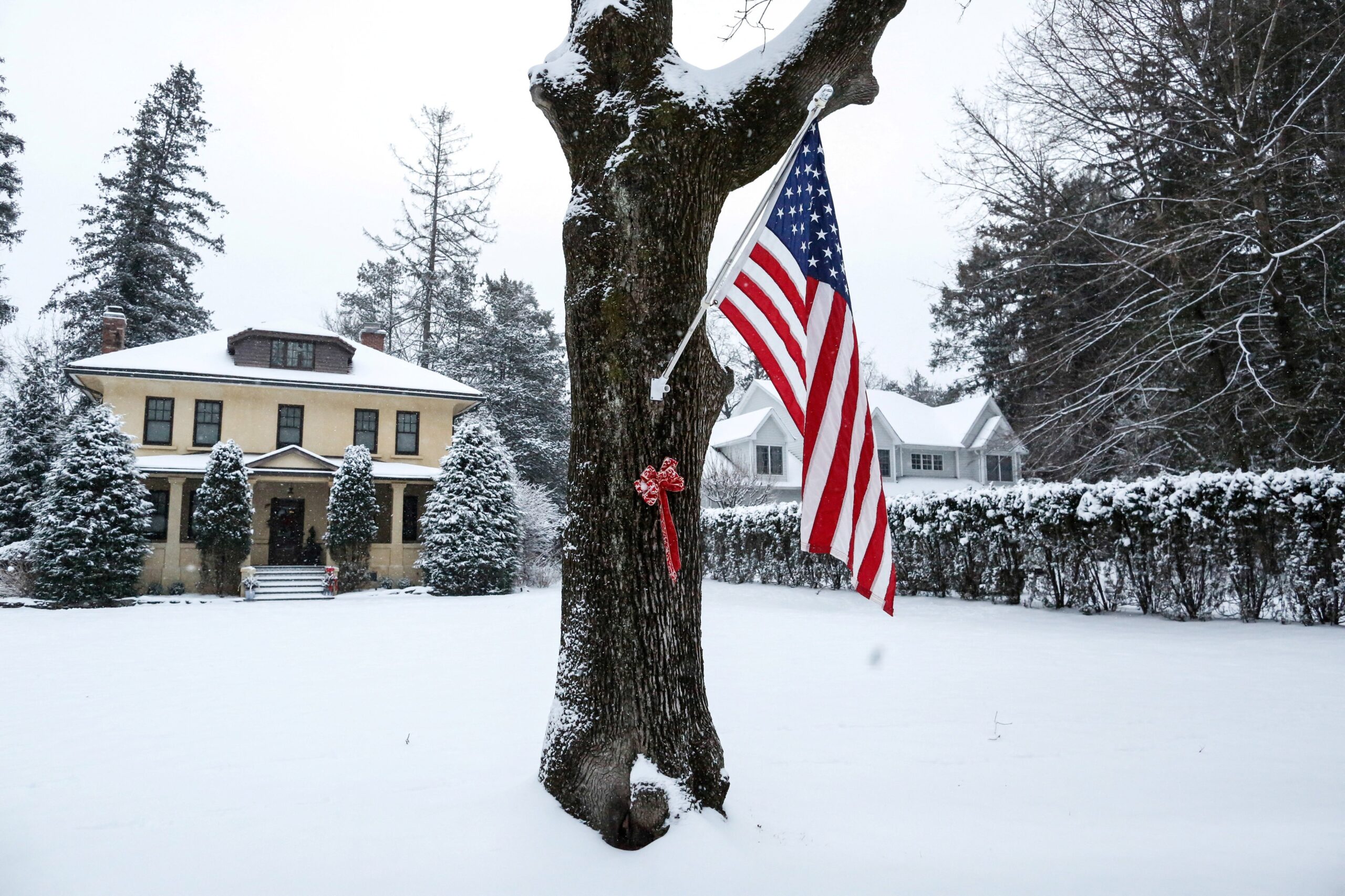 ‘Pior em 40 anos’: megatempestade de neve e gelo ameaça os Estados Unidos