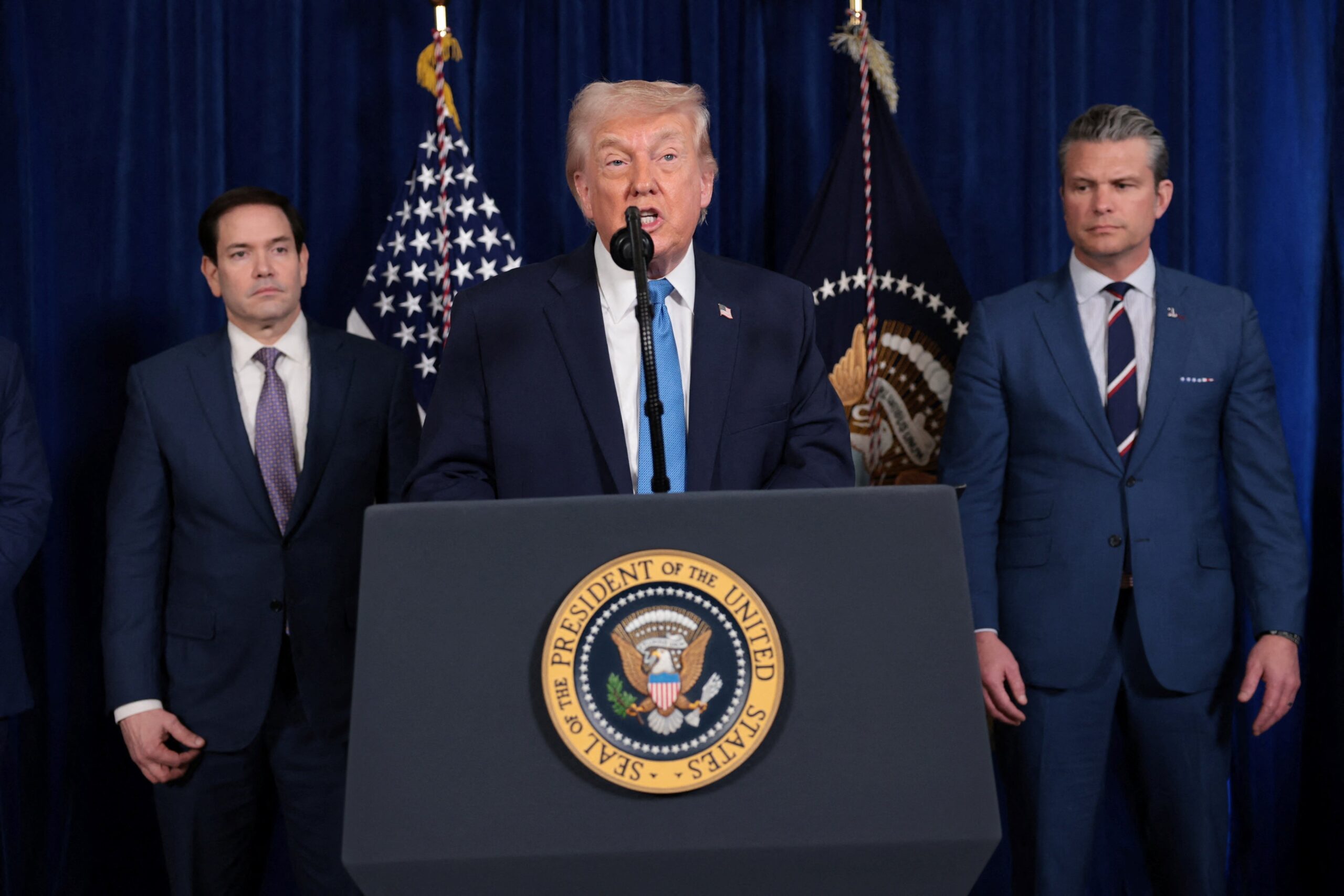 Parlamentares democratas acusam Trump de enganar Congresso antes de ofensiva contra a Venezuela