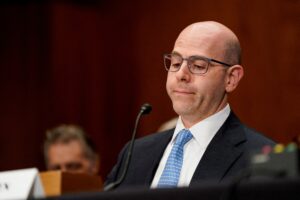 Diretor do Fed, Stephen Miran renuncia a cargo de conselheiro na Casa Branca, diz agência