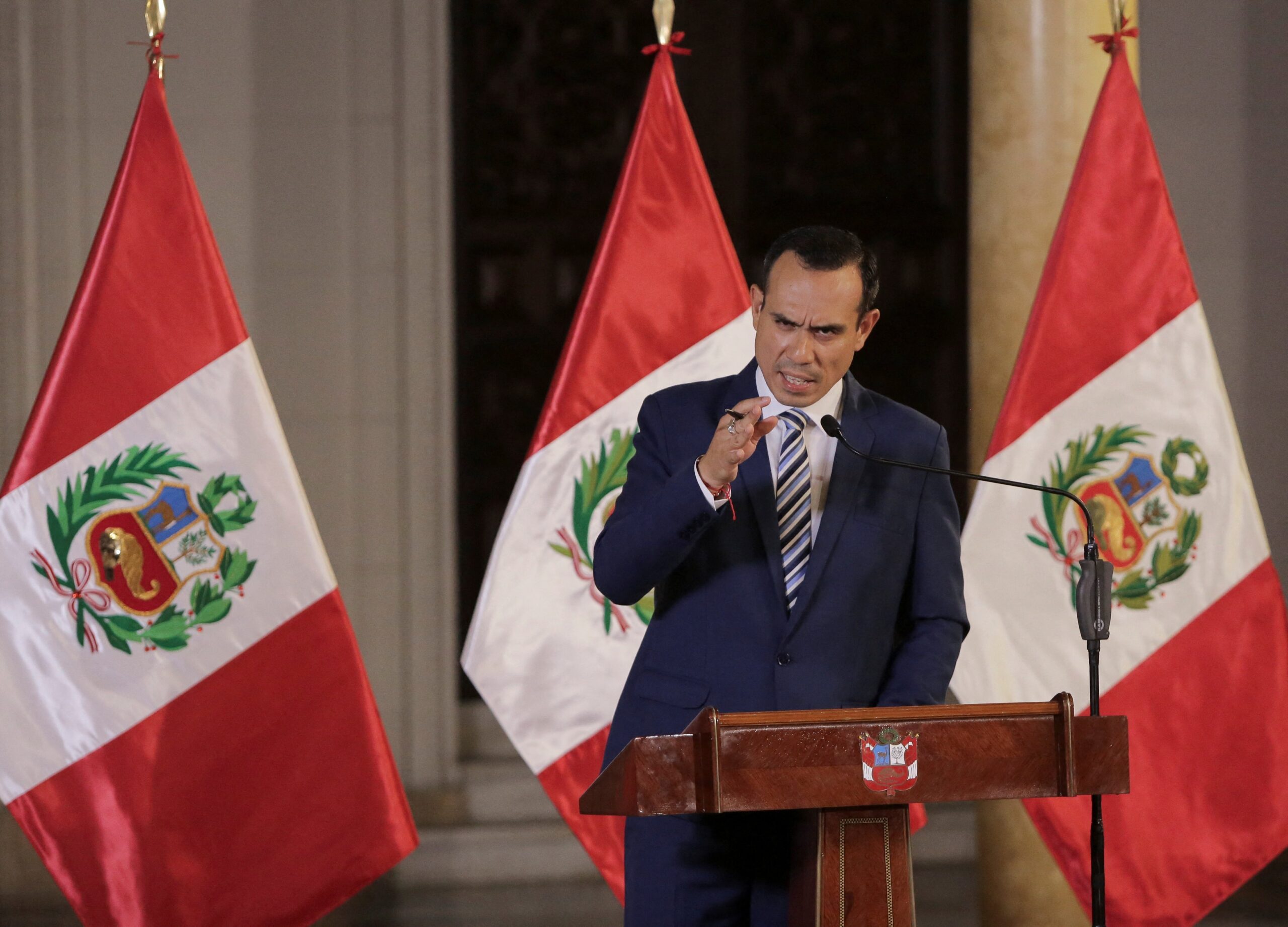 Congresso do Peru destitui presidente José Jerí