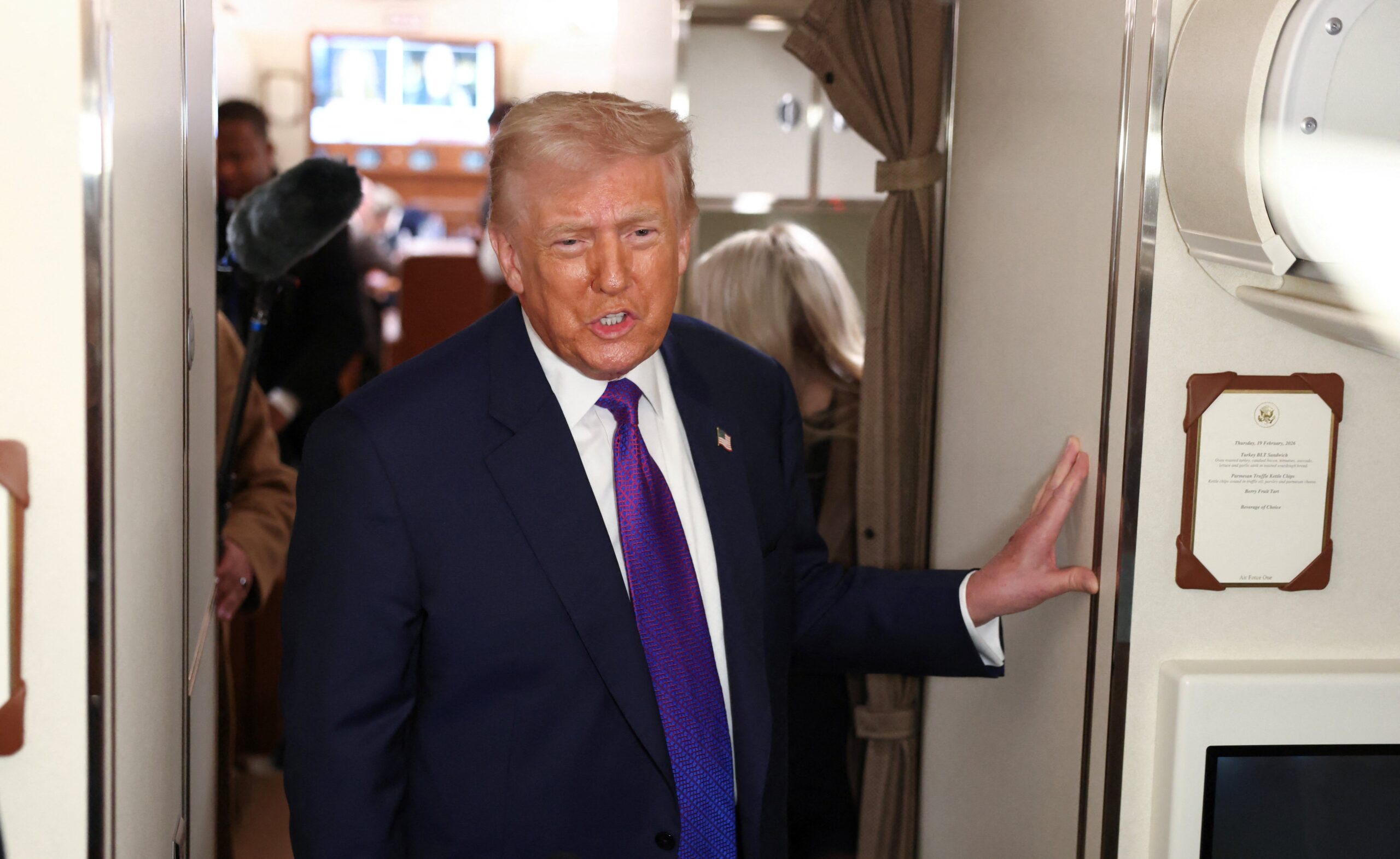 Após fala de Obama, Trump ordena divulgação de arquivos do governo dos EUA sobre vida alienígena