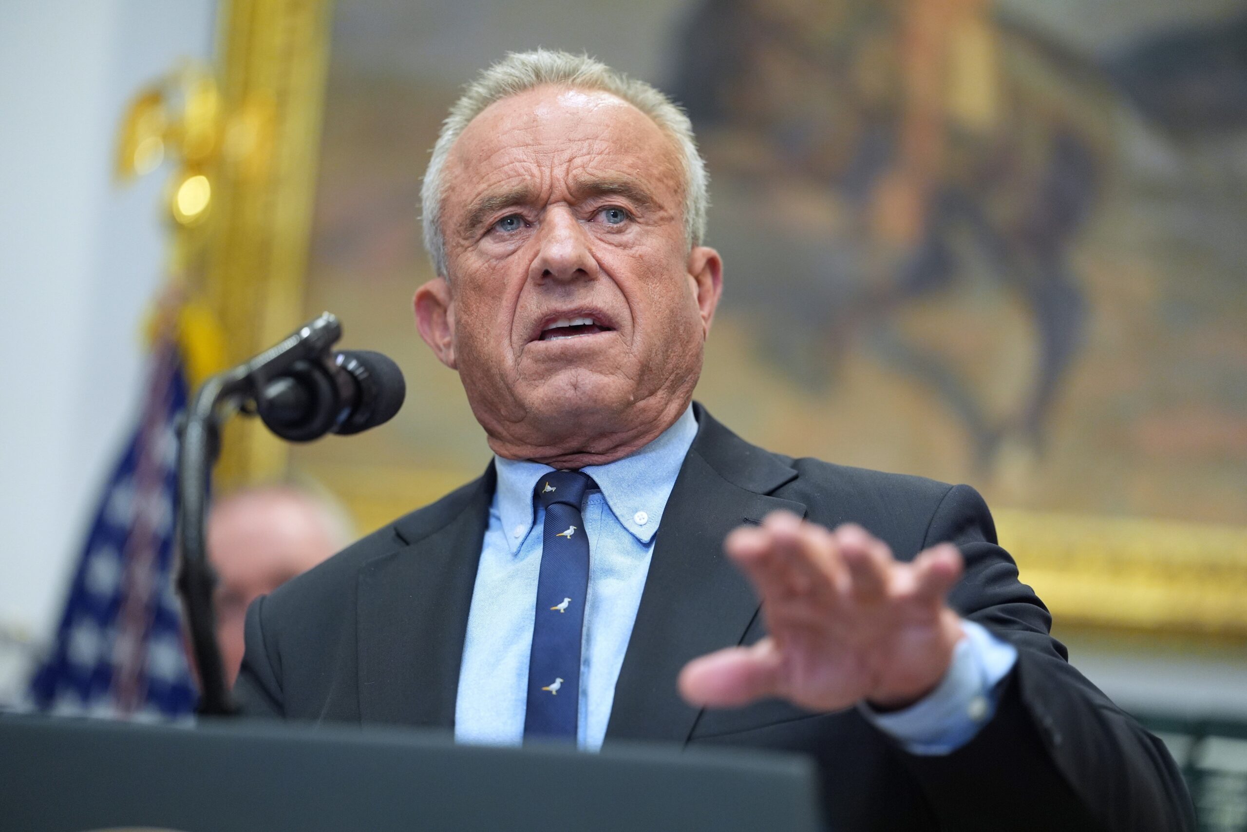 Secretário de saúde de Trump diz não ter medo de germes porque ‘costumava cheirar cocaína em vasos sanitários’