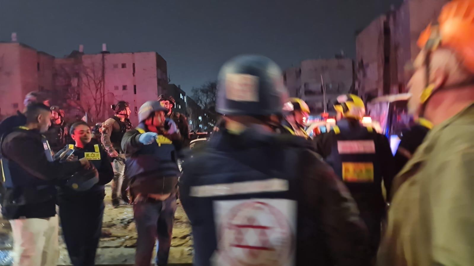 Trump cita diálogo com o Irã e pausa ataques a instalações energéticas por 5 dias; regime nega negociação