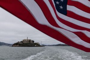 Trump pede ao Congresso dos EUA US$ 152 milhões para reabrir famosa prisão de Alcatraz
